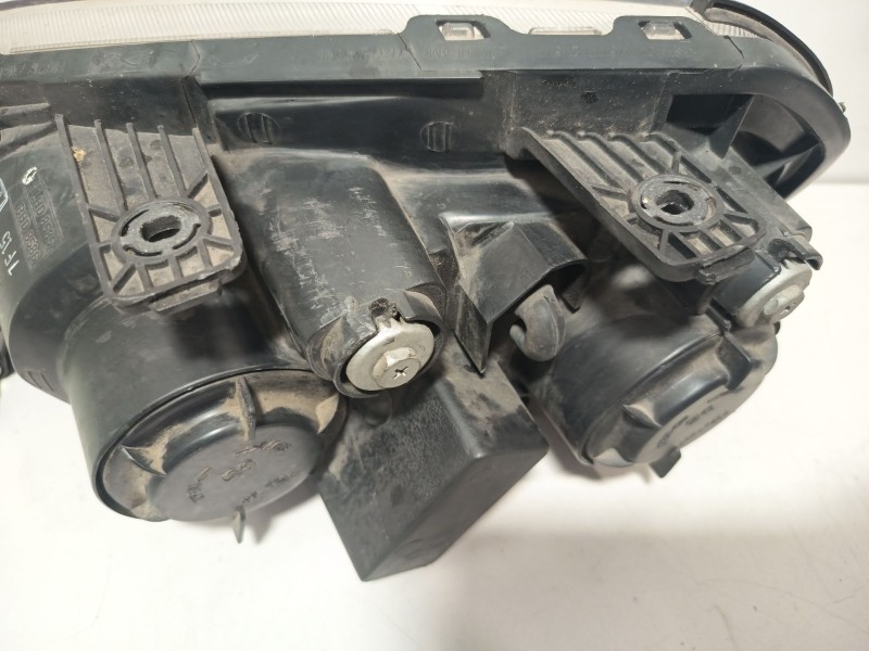 Recambio de faro derecho para chevrolet nubira station wagon 2.0 d referencia OEM IAM 96425286  