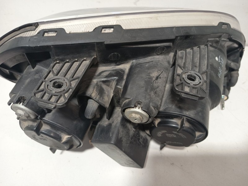 Recambio de faro izquierdo para chevrolet nubira station wagon 2.0 d referencia OEM IAM 96425285  
