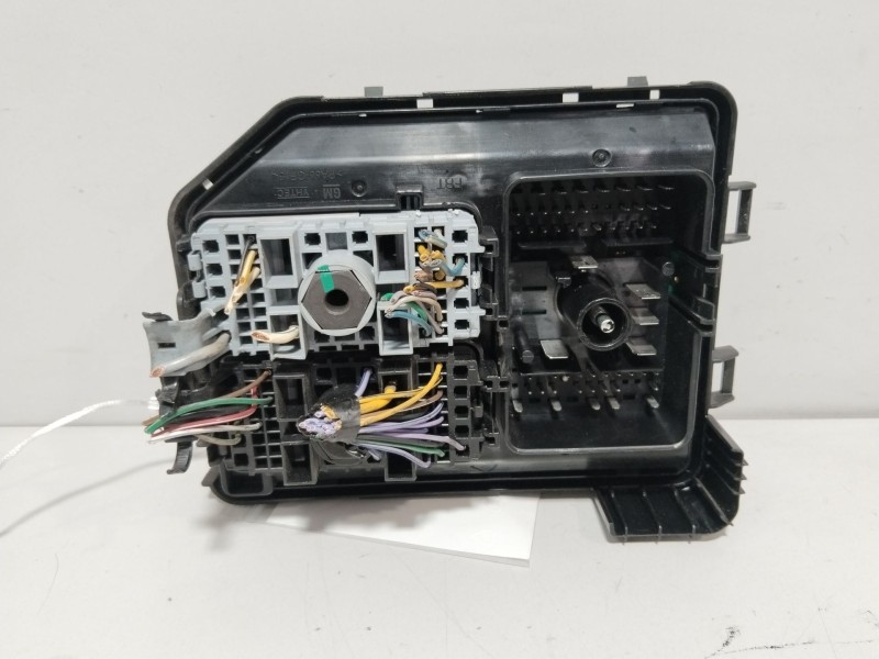 Recambio de caja reles / fusibles para opel karl (c16) 1.0 referencia OEM IAM 5014000  