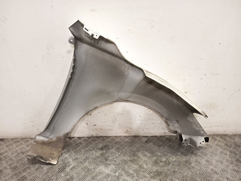 Recambio de aleta delantera izquierda para mazda 3 (bm, bn) 2.2 d referencia OEM IAM B45A52211B  