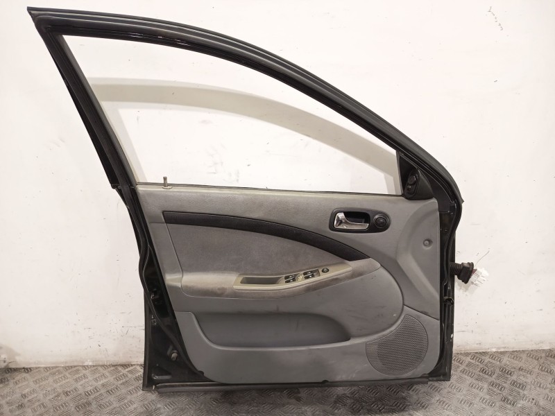 Recambio de puerta delantera izquierda para chevrolet nubira station wagon 2.0 d referencia OEM IAM 96547851  