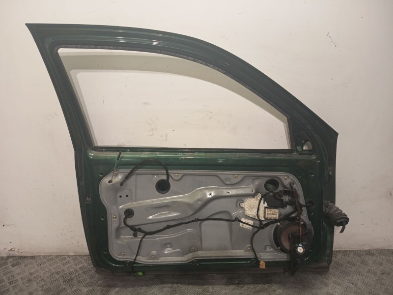 Recambio de puerta delantera izquierda para volkswagen golf iv variant (1j5) 1.6 referencia OEM IAM 1J3831055H  