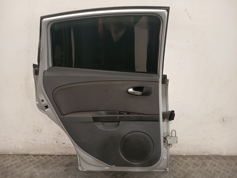 Recambio de puerta trasera izquierda para seat leon (1p1) 1.9 tdi referencia OEM IAM 1P0833055  