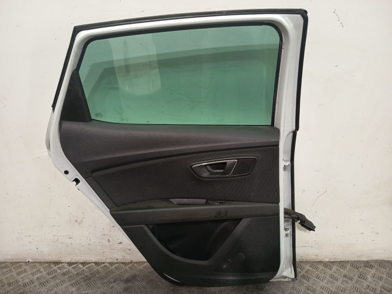 Recambio de puerta trasera izquierda para seat leon st (5f8) 1.4 tsi referencia OEM IAM 5F4833055  