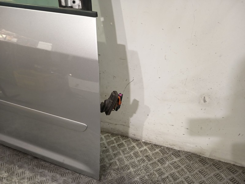 Recambio de puerta delantera derecha para volkswagen touran (1t1, 1t2) 2.0 tdi referencia OEM IAM 1T0831056AB  
