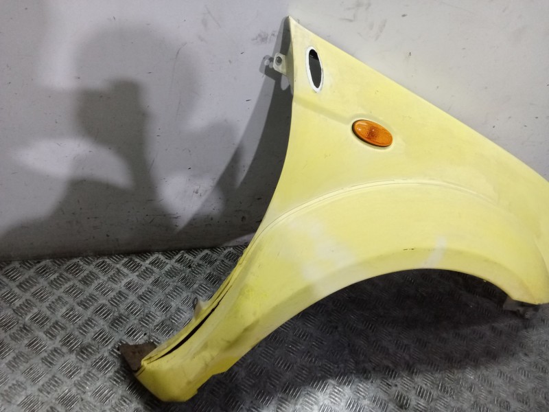 Recambio de aleta delantera derecha para nissan np300 pickup (d22) 2.5 dci 4x4 referencia OEM IAM 63112VK000  