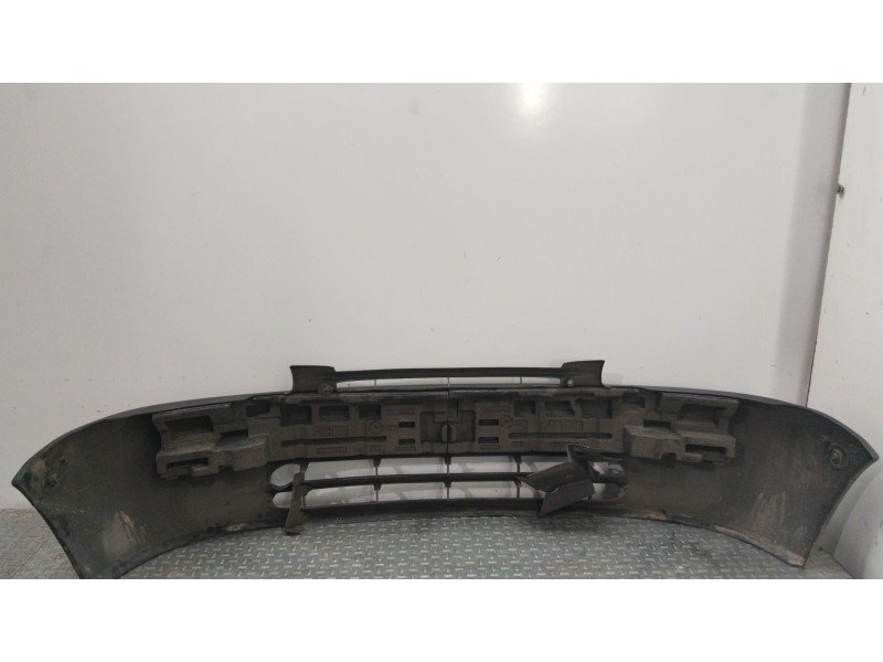 Recambio de paragolpes delantero para renault kangoo (f/kc0) authentique referencia OEM IAM 7701694499 NEGRO 