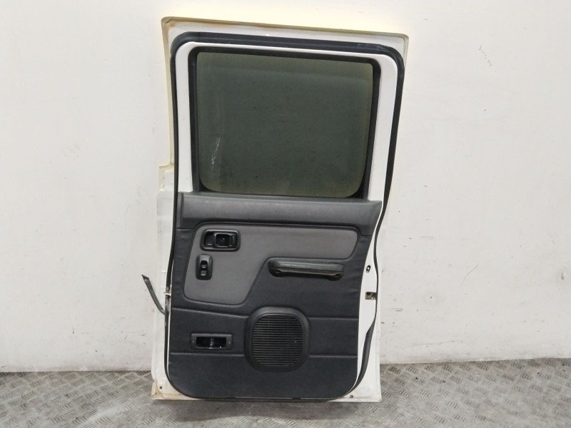 Recambio de puerta trasera derecha para nissan np300 pickup (d22) 2.5 dci 4x4 referencia OEM IAM   