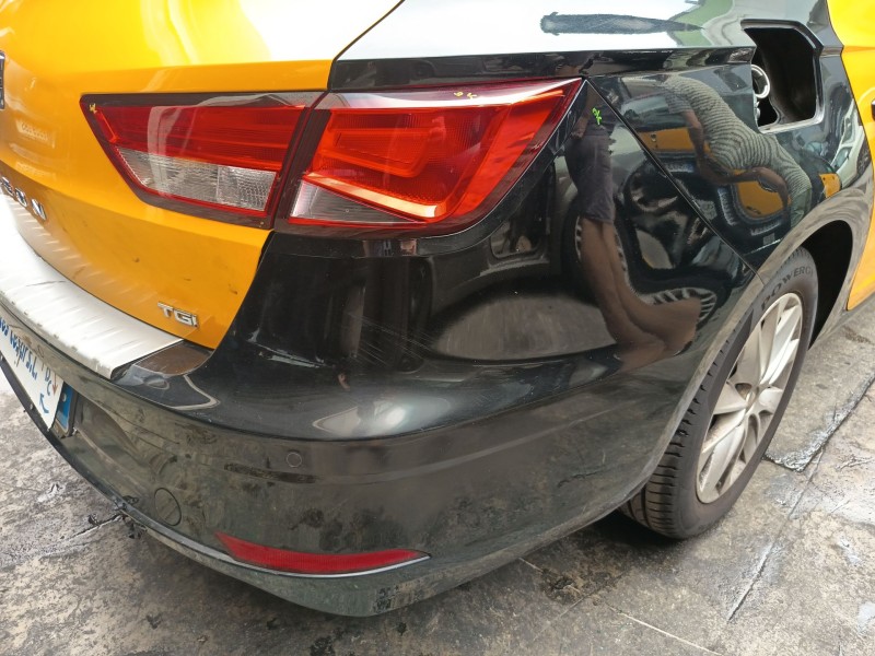 Recambio de paragolpes trasero para seat leon st (5f8) 1.4 tgi referencia OEM IAM 5F9807421ADGRU  