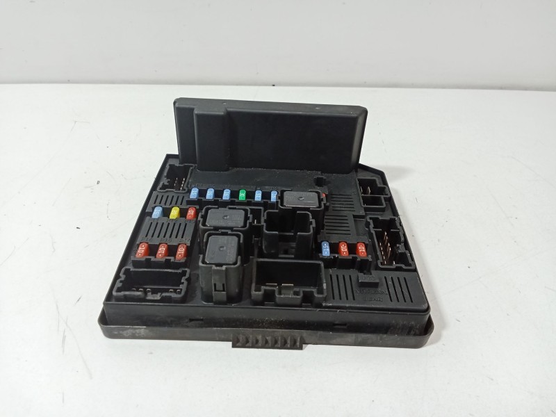 Recambio de caja reles / fusibles para nissan qashqai i (j10, nj10) 2.0 referencia OEM IAM 284B7JD00B  