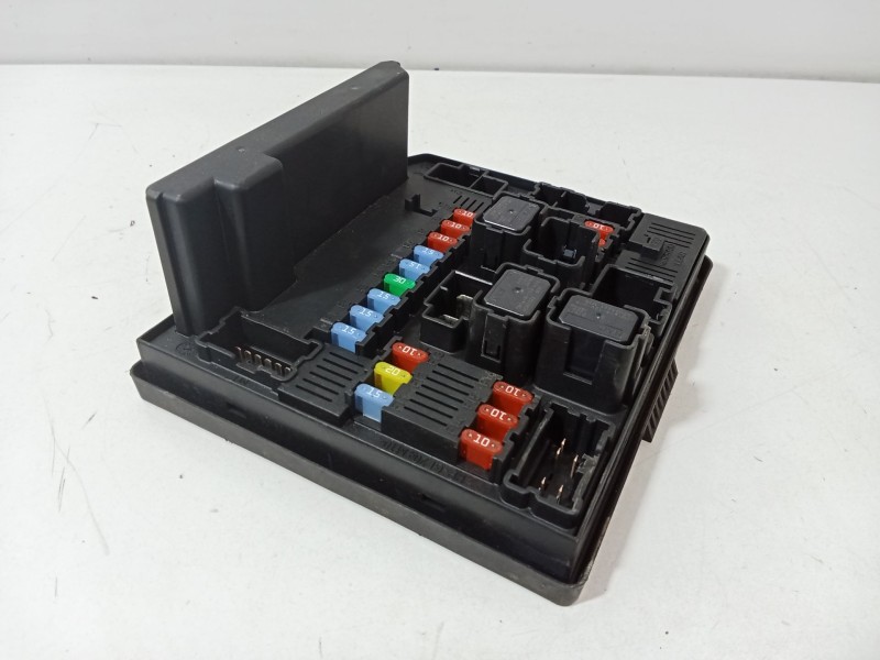Recambio de caja reles / fusibles para nissan qashqai i (j10, nj10) 2.0 referencia OEM IAM 284B7JD00B  