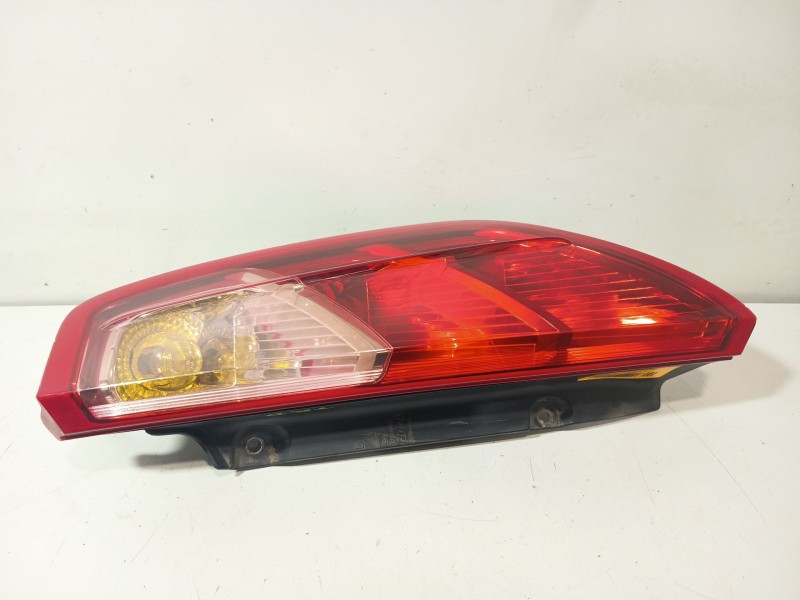 Recambio de piloto trasero derecho para fiat grande punto (199_) 1.3 d multijet referencia OEM IAM 27460202  