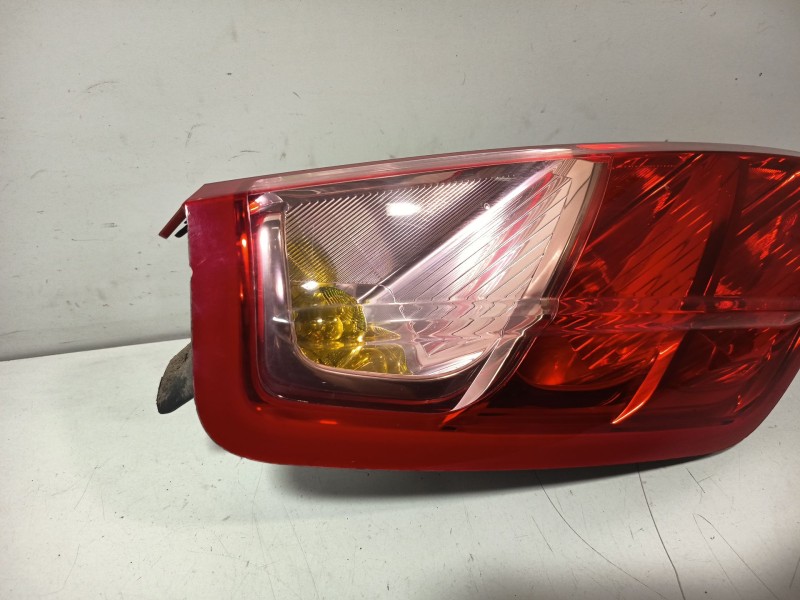 Recambio de piloto trasero izquierdo para fiat grande punto (199_) 1.3 d multijet referencia OEM IAM 27460102  