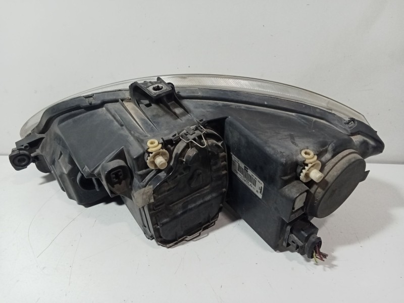 Recambio de faro derecho para seat leon (1p1) 1.9 tdi referencia OEM IAM 5P1941006E  