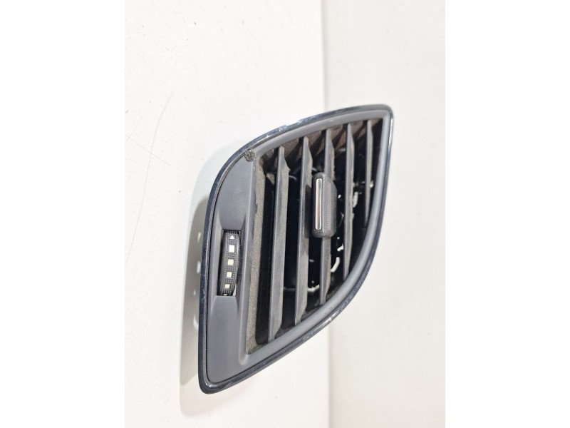 Recambio de aireador delantero derecho para seat leon (5f1) 1.5 tgi referencia OEM IAM 5F1820902F  
