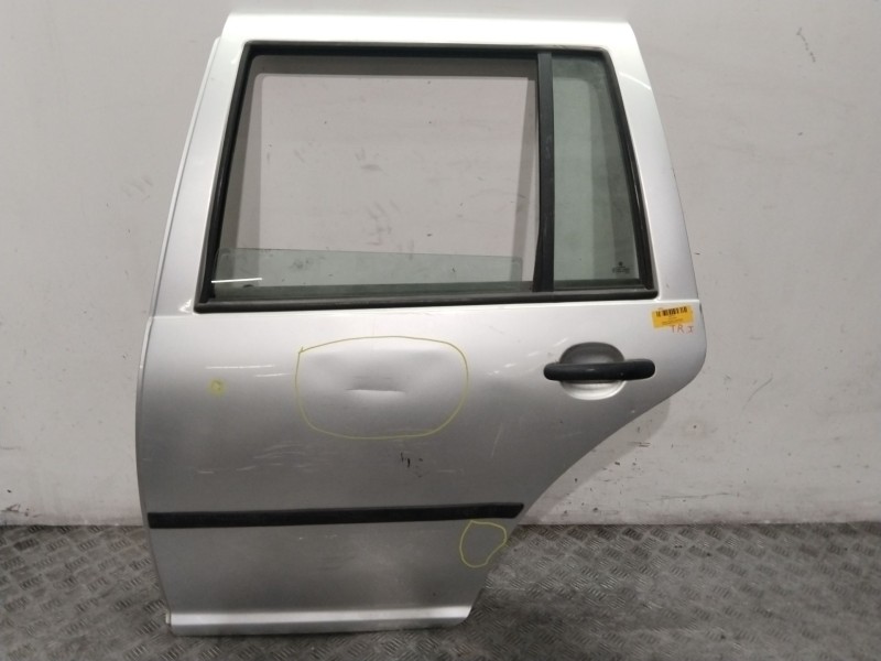 Recambio de puerta trasera izquierda para volkswagen golf iv (1j1) 1.6 16v referencia OEM IAM 1J6833055F  