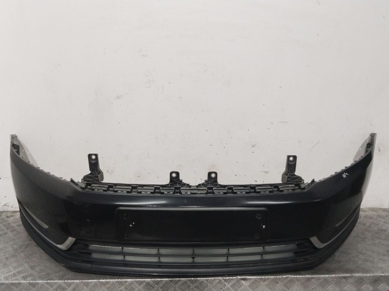 Recambio de paragolpes delantero para volkswagen passat b7 (362) 1.6 tdi referencia OEM IAM 3AA807221  NEGRO