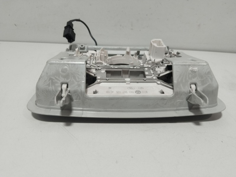 Recambio de luz interior central para seat leon (5f1) 1.5 tgi referencia OEM IAM 1K0947105  