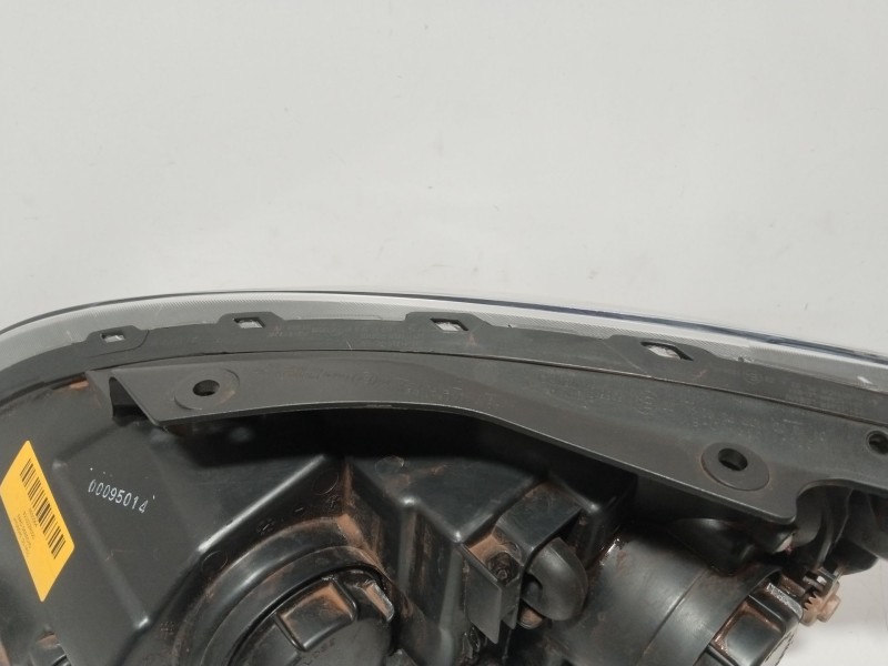 Recambio de faro derecho para hyundai i30 (fd) 1.6 crdi referencia OEM IAM 921022R000  