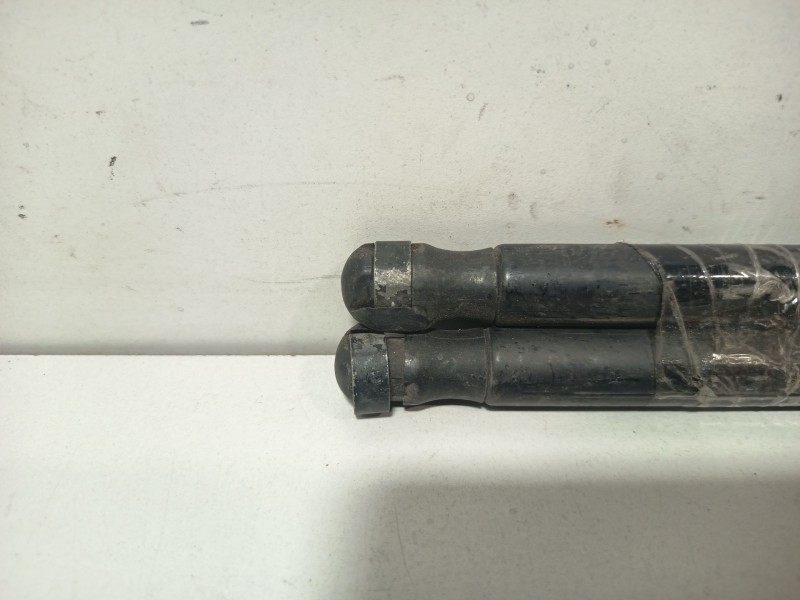 Recambio de amortiguadores maletero / porton para ford fiesta (cbk) ambiente referencia OEM IAM 2S61A406A10AC  