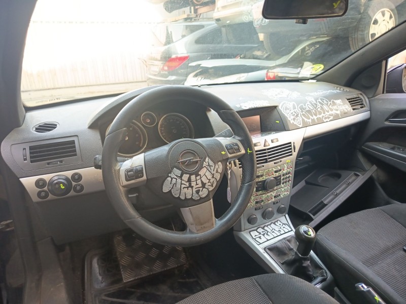opel astra h gtc (a04) del año 2008