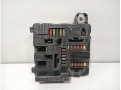 Recambio de caja reles / fusibles para renault scenic ii exception referencia OEM IAM 8200306032B  