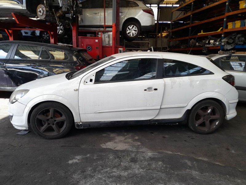 opel astra h gtc (a04) del año 2008