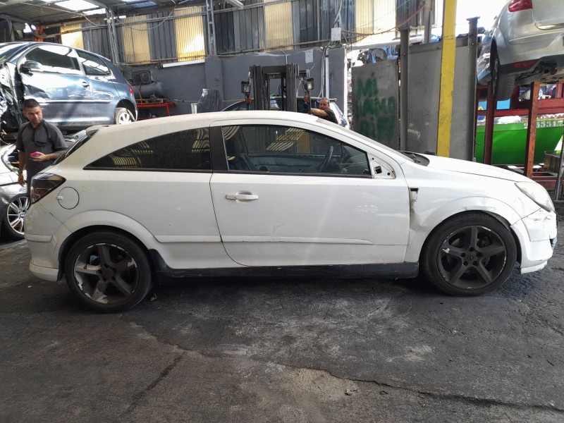 opel astra h gtc (a04) del año 2008
