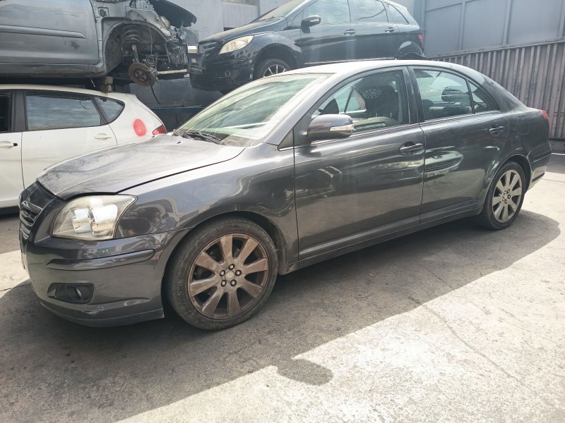 toyota avensis (_t25_) del año 2008