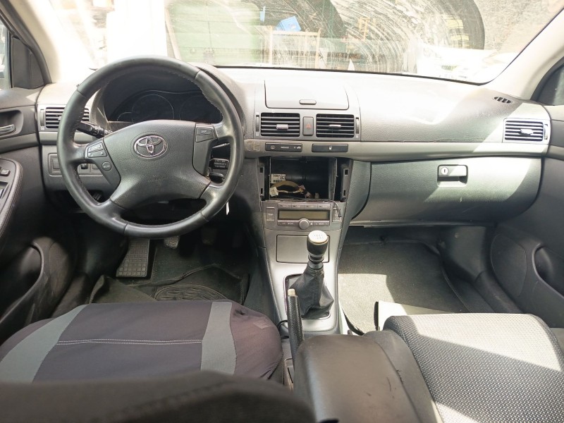 toyota avensis (_t25_) del año 2008