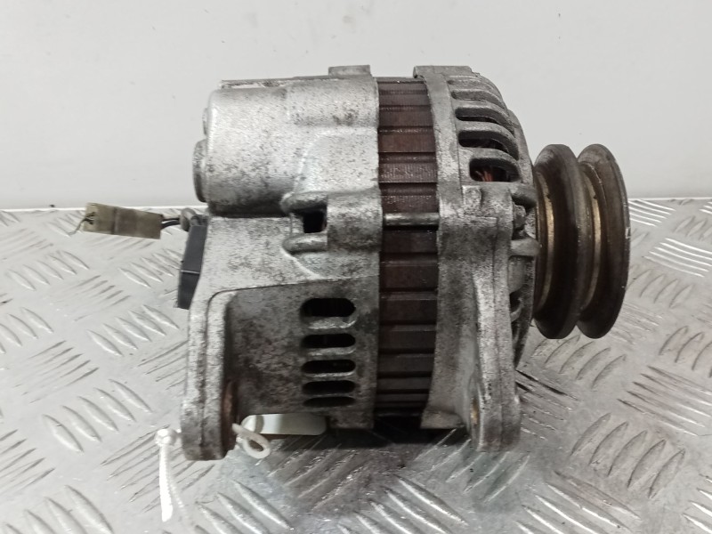 Recambio de alternador para nissan np300 pickup (d22) 2.5 dci 4x4 referencia OEM IAM 23100VK010  