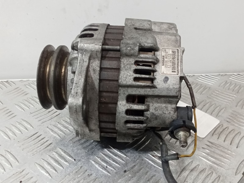 Recambio de alternador para nissan np300 pickup (d22) 2.5 dci 4x4 referencia OEM IAM 23100VK010  