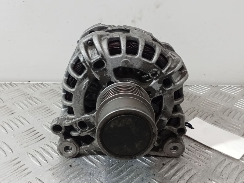 Recambio de alternador para seat leon (5f1) 1.5 tgi referencia OEM IAM 04E903015A  