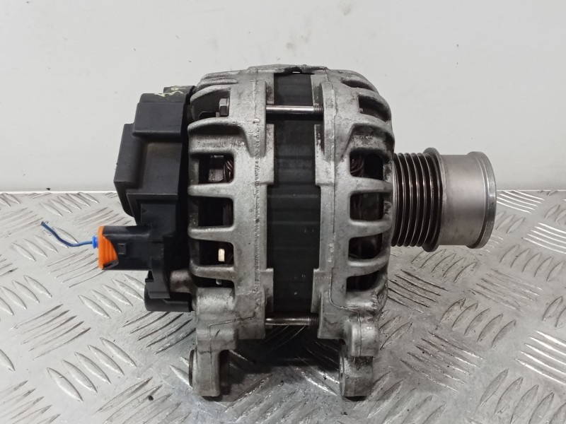 Recambio de alternador para seat leon (5f1) 1.5 tgi referencia OEM IAM 04E903015A  