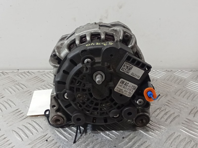 Recambio de alternador para seat leon (5f1) 1.5 tgi referencia OEM IAM 04E903015A  