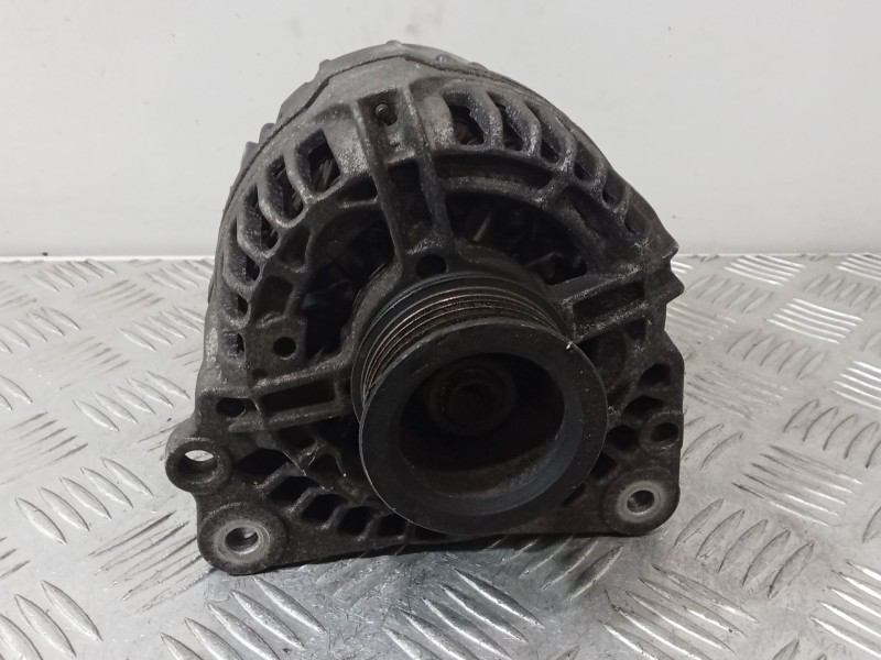 Recambio de alternador para volkswagen golf iv (1j1) 2.0 referencia OEM IAM 028903028D  