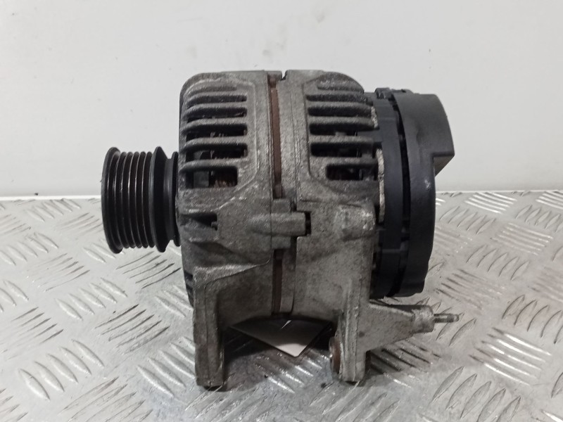 Recambio de alternador para volkswagen golf iv (1j1) 2.0 referencia OEM IAM 028903028D  