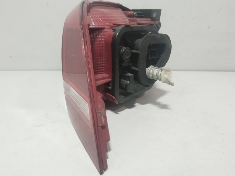 Recambio de piloto trasero derecho para volkswagen passat b7 (362) 1.6 tdi referencia OEM IAM 3AE945096F  