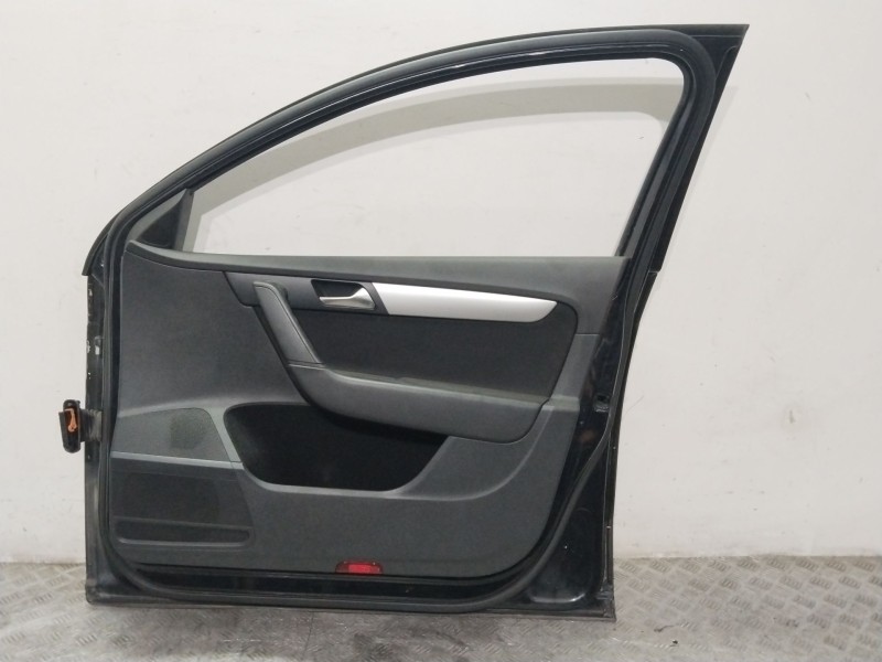 Recambio de puerta delantera derecha para volkswagen passat b7 (362) 1.6 tdi referencia OEM IAM 3AA831056  NEGRO