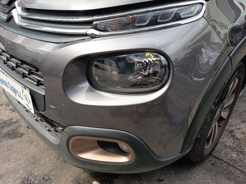 Recambio de paragolpes delantero para citroën c3 iii (sx) 1.2 puretech 82 referencia OEM IAM 1618082680  