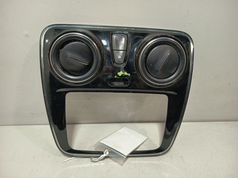 Recambio de rejilla aireadora para dacia lodgy (js_) 1.6 lpg referencia OEM IAM 682607382R  