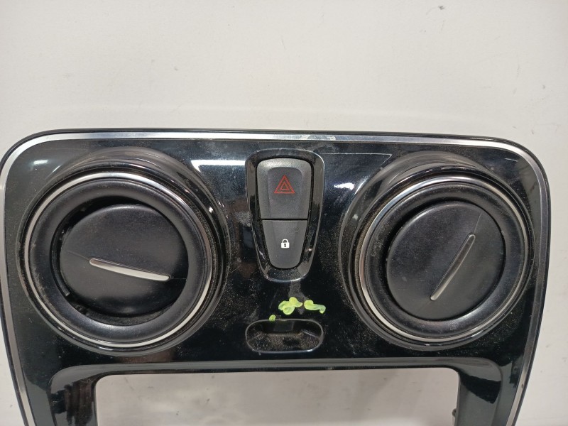 Recambio de rejilla aireadora para dacia lodgy (js_) 1.6 lpg referencia OEM IAM 682607382R  