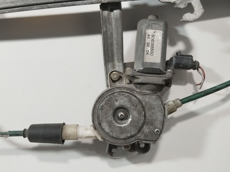 Recambio de elevalunas delantero izquierdo para alfa romeo 146 2.0 td l referencia OEM IAM 46761606  
