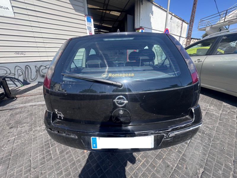 opel corsa c (x01) del año 2004