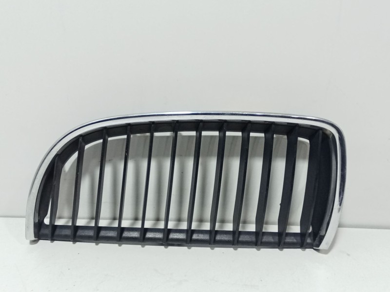 Recambio de rejilla delantera para bmw 3 touring (e91) 320 d referencia OEM IAM 22405910  IZQUIERDA
