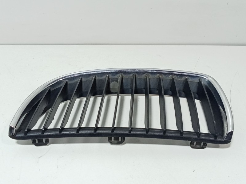 Recambio de rejilla delantera para bmw 3 touring (e91) 320 d referencia OEM IAM 22405910  IZQUIERDA