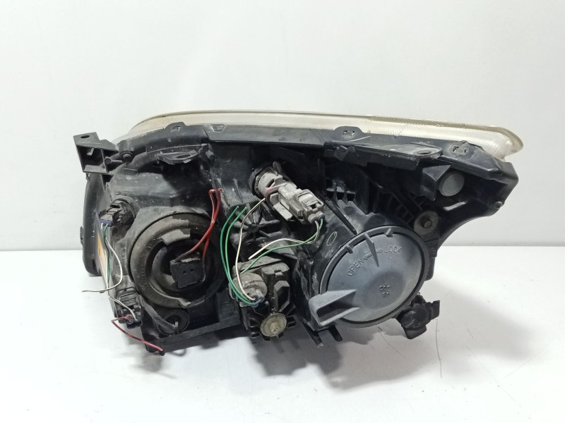 Recambio de faro derecho para toyota avensis (_t25_) 2.2 d-4d (adt251_) referencia OEM IAM   