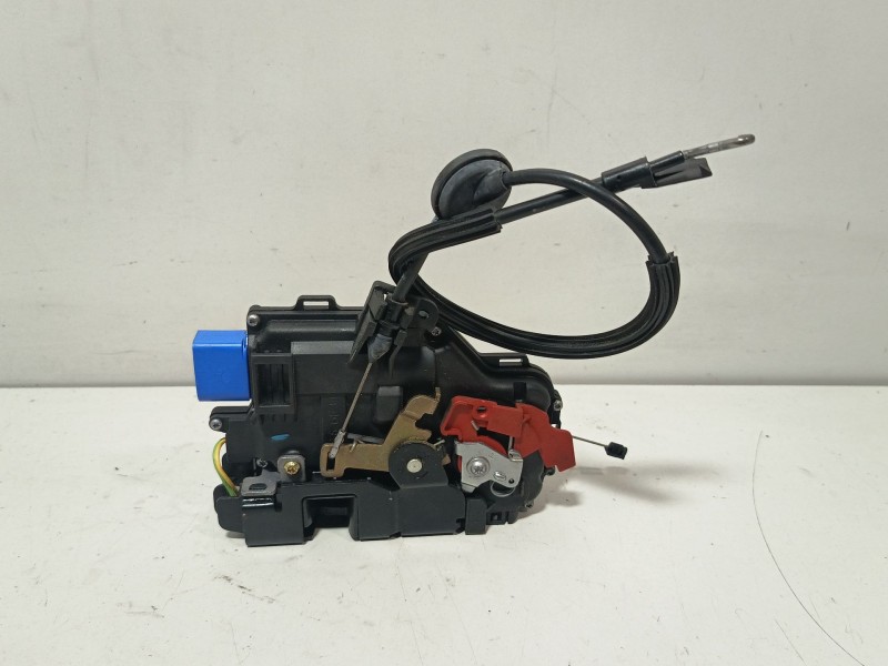 Recambio de cerradura puerta delantera derecha para volkswagen caddy ka/kb (2k) maxi life referencia OEM IAM 3D1837016  