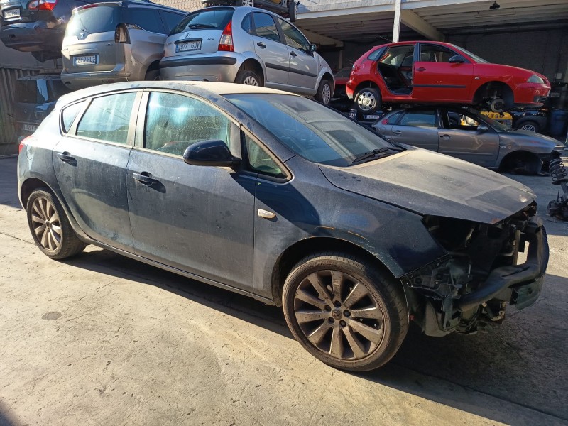 opel astra j (p10) del año 2010