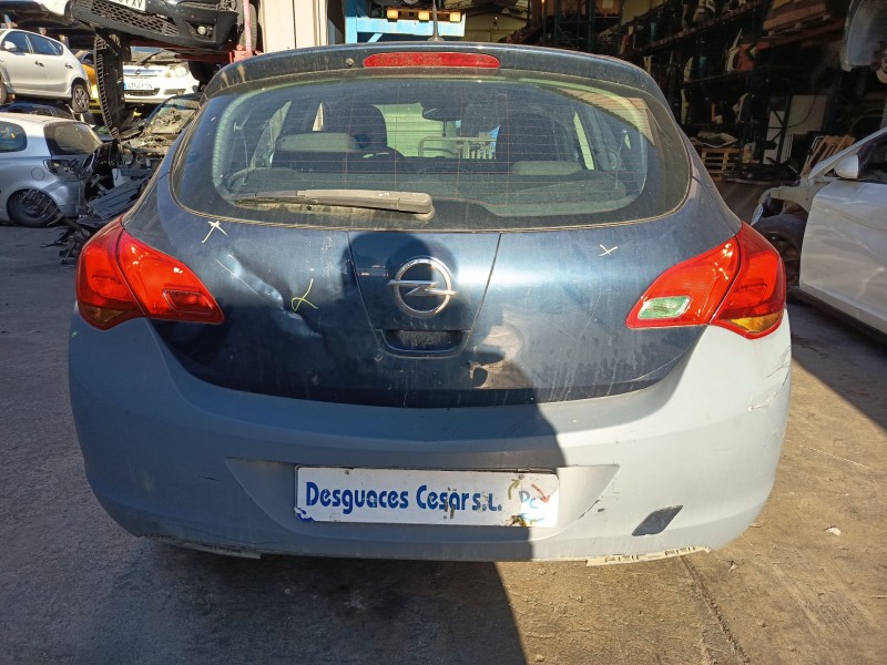opel astra j (p10) del año 2010